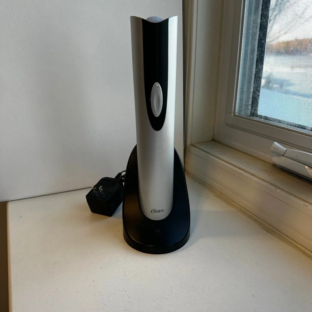 Oster Electric Wine Bottle Opener Corkscrew Cork Cordless Rechargeable